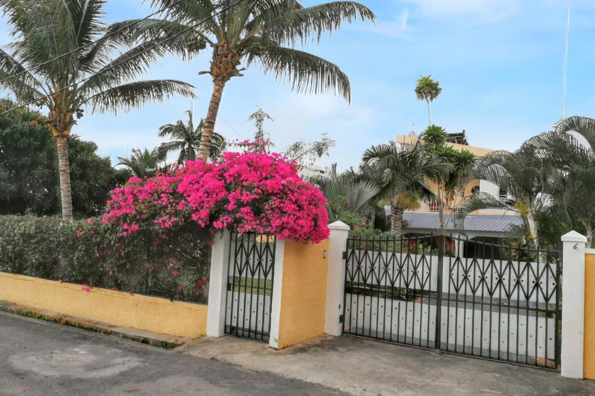Charming Studio In Flic En Flac With Enclosed Garden 25M² Exterior photo